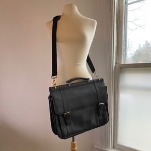 Kenneth Cole Reaction Black Leather Messenger Bag